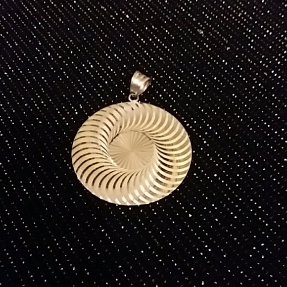 Jewelry Optical Illusion Pendant Poshmark